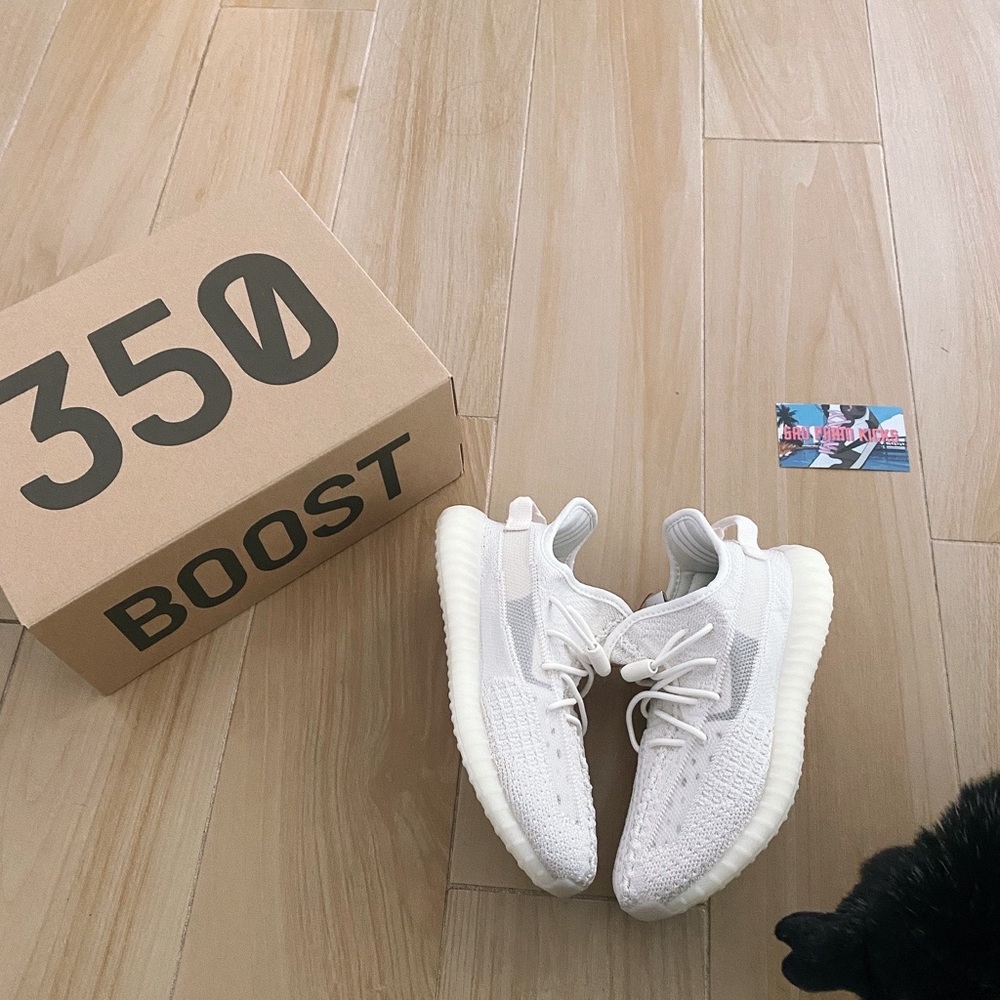 Yeezy Boost 350 v2 ‘Bone’ (Kids) Size 3